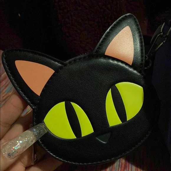 Hocus Pocus Purple Backpack with Cat Coin Purse - Picture 3 of 10